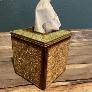 India Ink  Versailles Tissue Cover Maple Gold Tone Burgandy Trim -Well Made